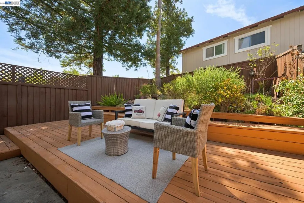 728 Saint Michael Cir Pleasanton, CA 94566