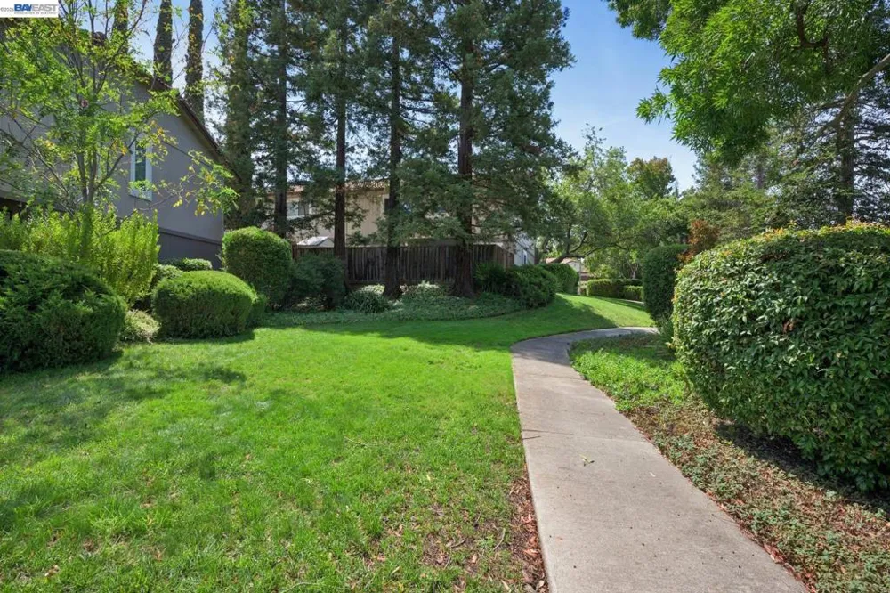 728 Saint Michael Cir Pleasanton, CA 94566
