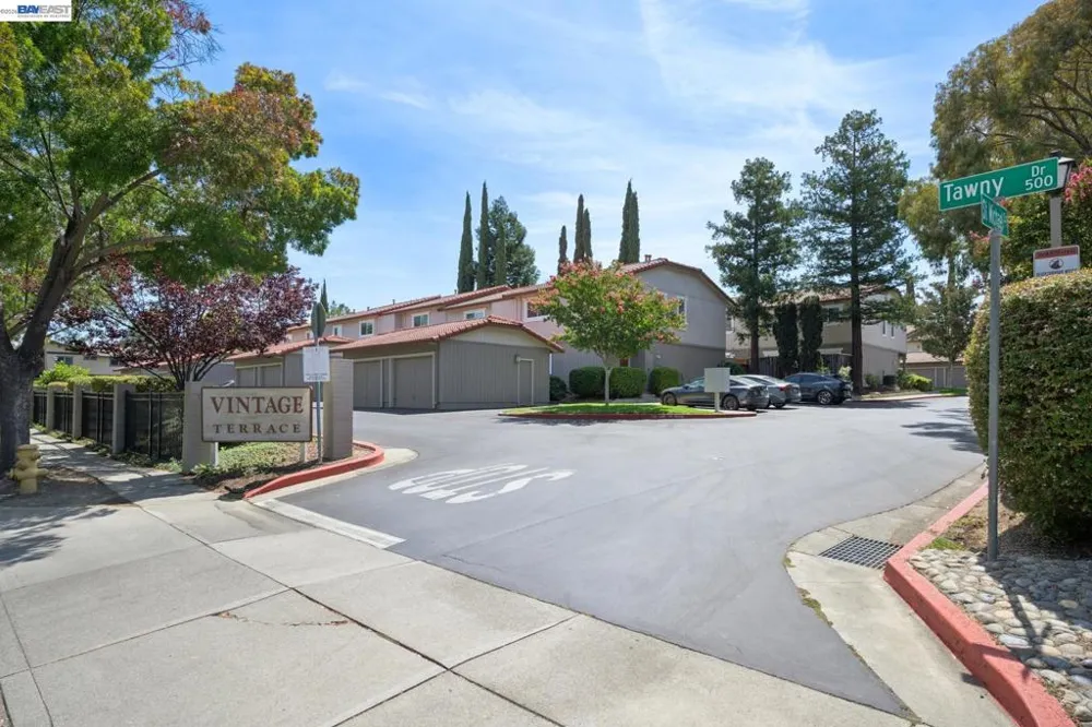 728 Saint Michael Cir Pleasanton, CA 94566