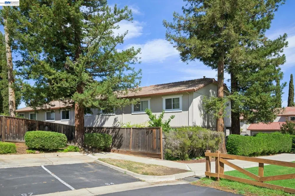 728 Saint Michael Cir Pleasanton, CA 94566