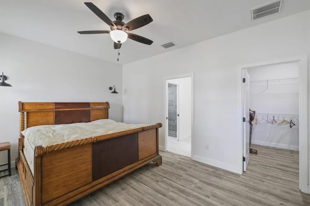 844 LAKE BETTY DRIVE Lake Placid, FL 33852