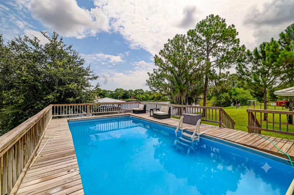 844 LAKE BETTY DRIVE Lake Placid, FL 33852