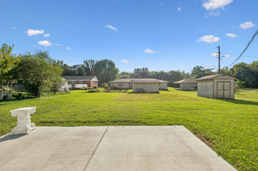 110 Sherwood Dr Waverly, TN 37185