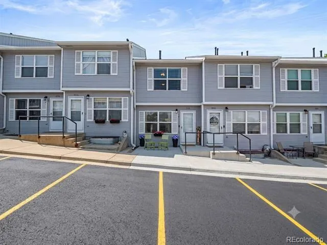 1954 Oakcrest Circle Castle Rock, CO 80104