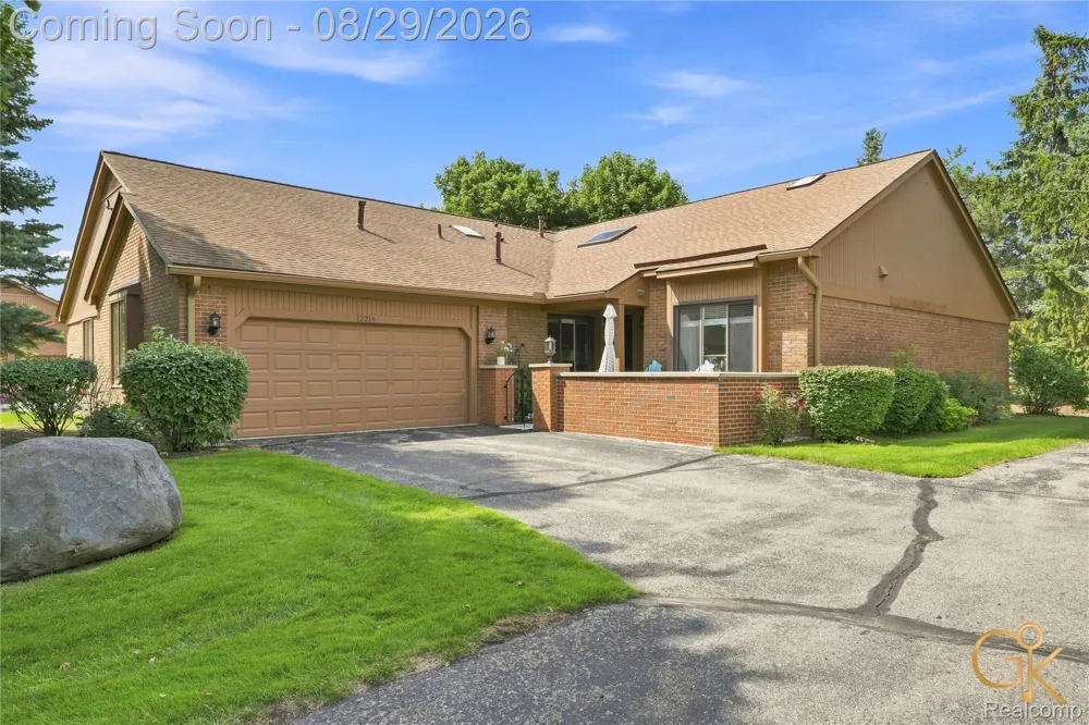 2216 London Bridge Drive Rochester Hills City, MI 48307