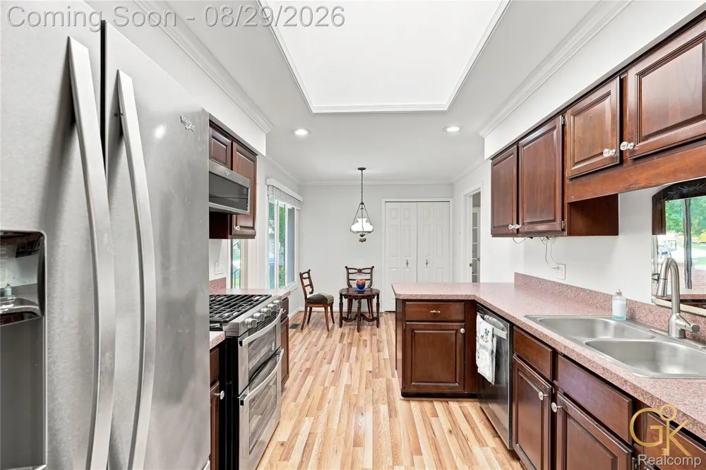 2216 London Bridge Drive Rochester Hills City, MI 48307