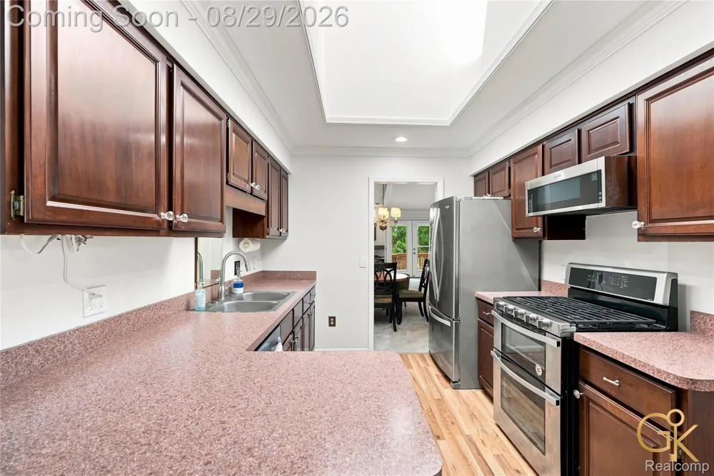 2216 London Bridge Drive Rochester Hills City, MI 48307