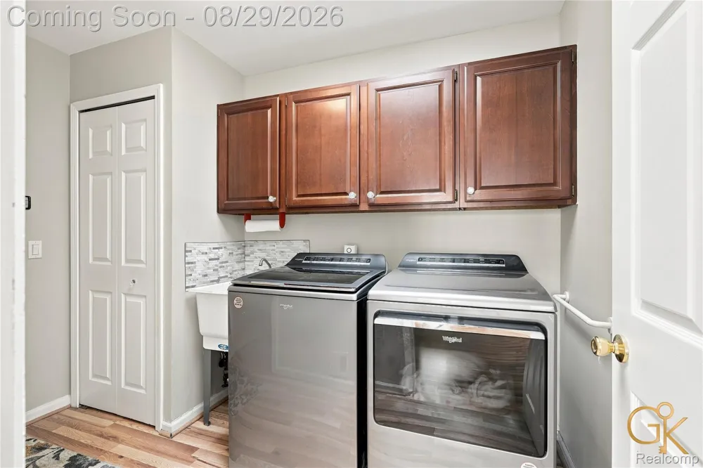 2216 London Bridge Drive Rochester Hills City, MI 48307