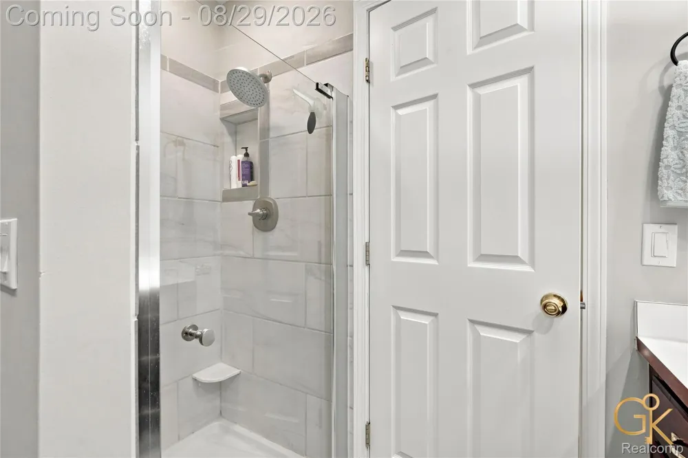 2216 London Bridge Drive Rochester Hills City, MI 48307