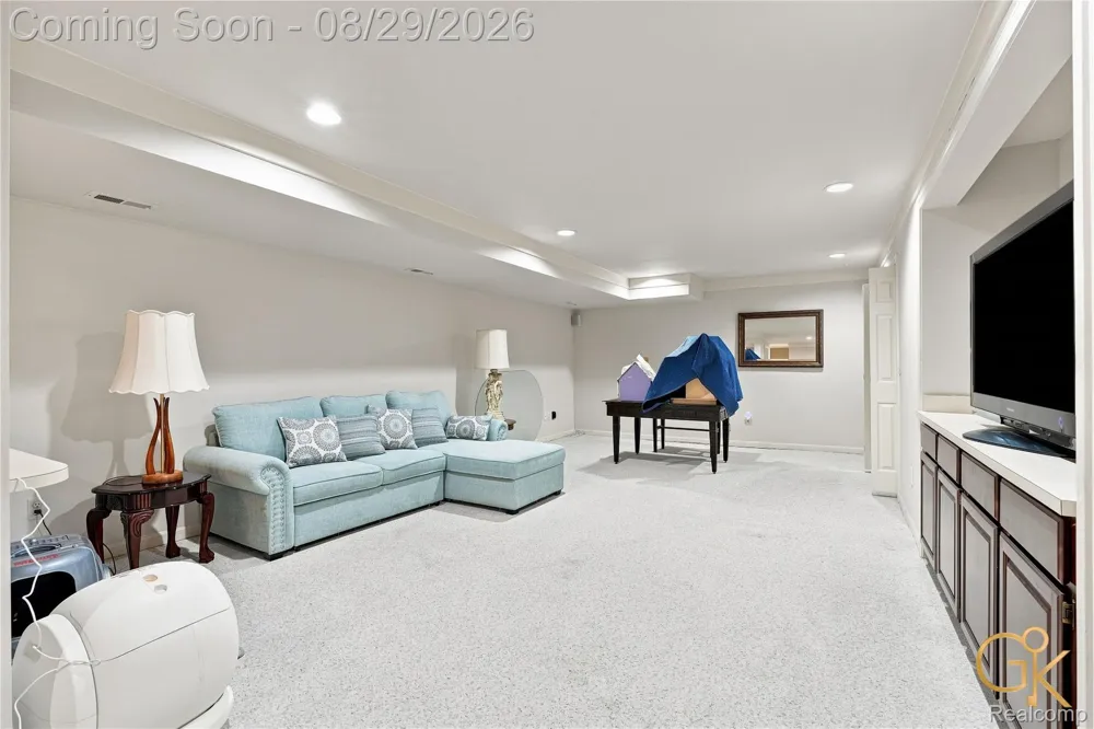 2216 London Bridge Drive Rochester Hills City, MI 48307