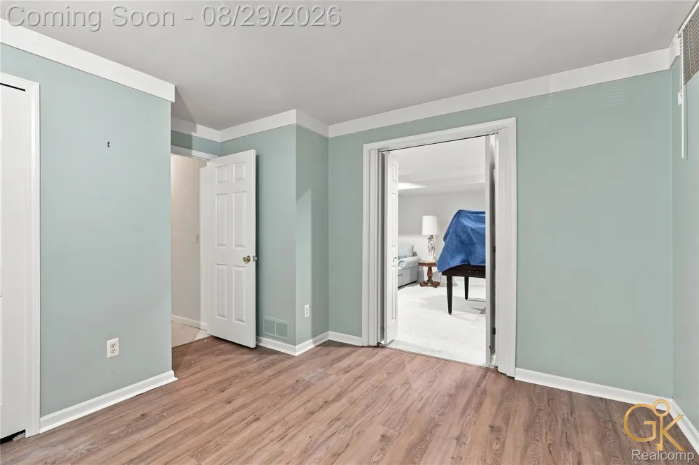 2216 London Bridge Drive Rochester Hills City, MI 48307
