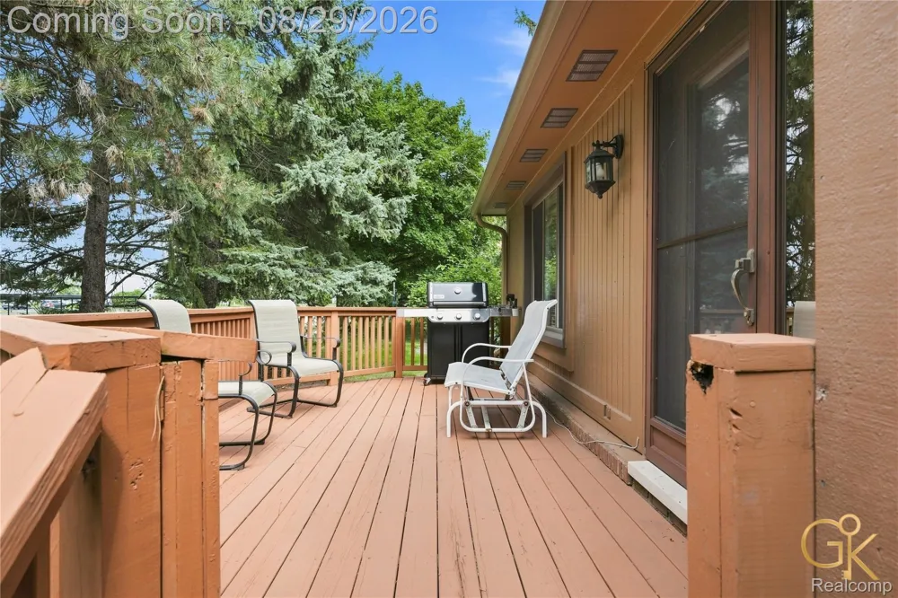 2216 London Bridge Drive Rochester Hills City, MI 48307