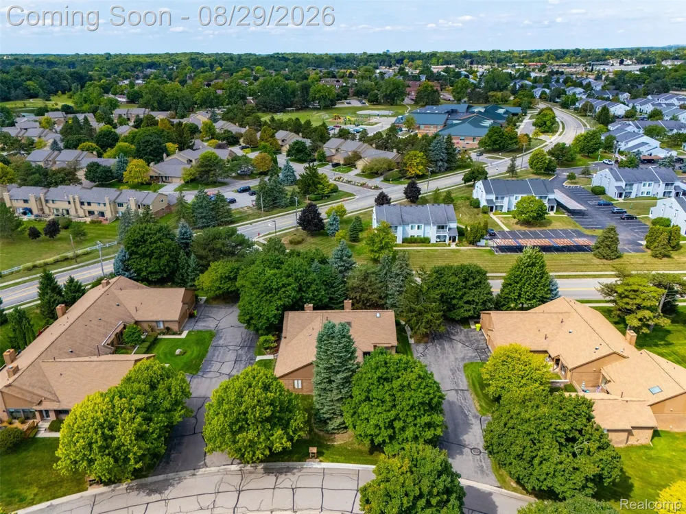 2216 London Bridge Drive Rochester Hills City, MI 48307