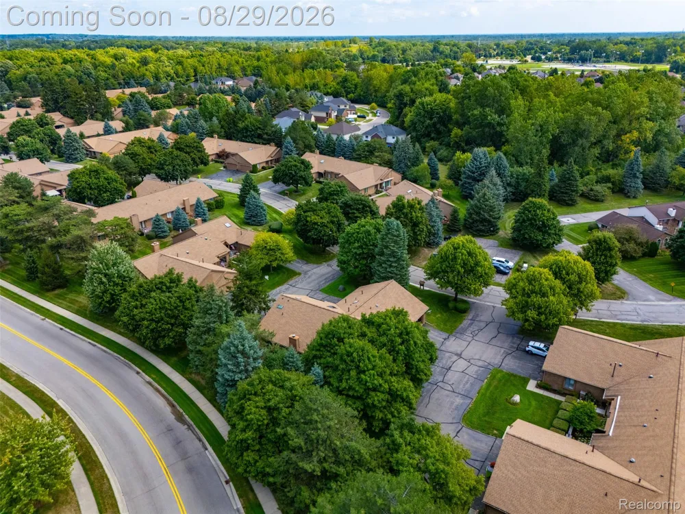 2216 London Bridge Drive Rochester Hills City, MI 48307