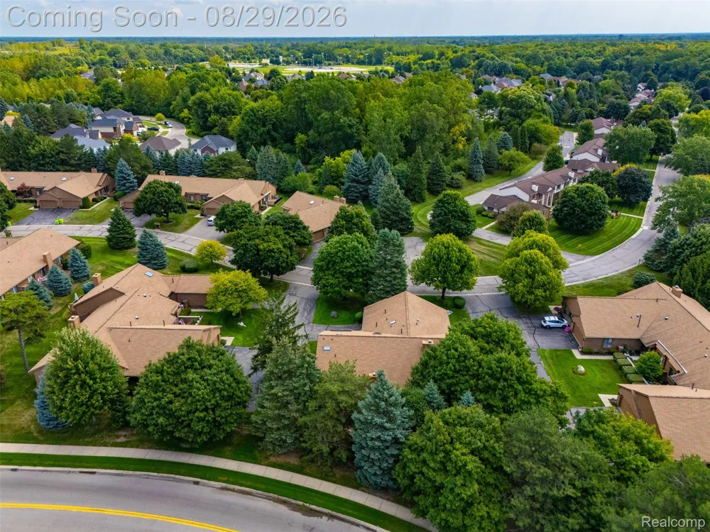 2216 London Bridge Drive Rochester Hills City, MI 48307