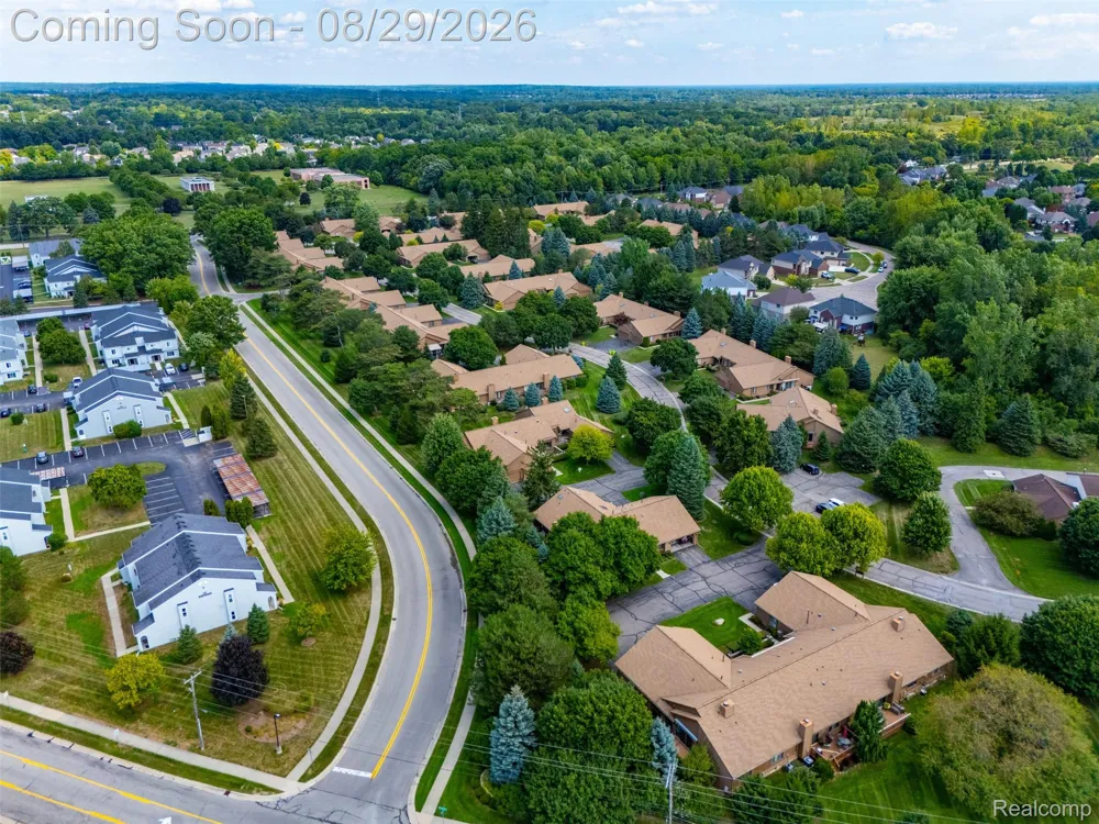 2216 London Bridge Drive Rochester Hills City, MI 48307