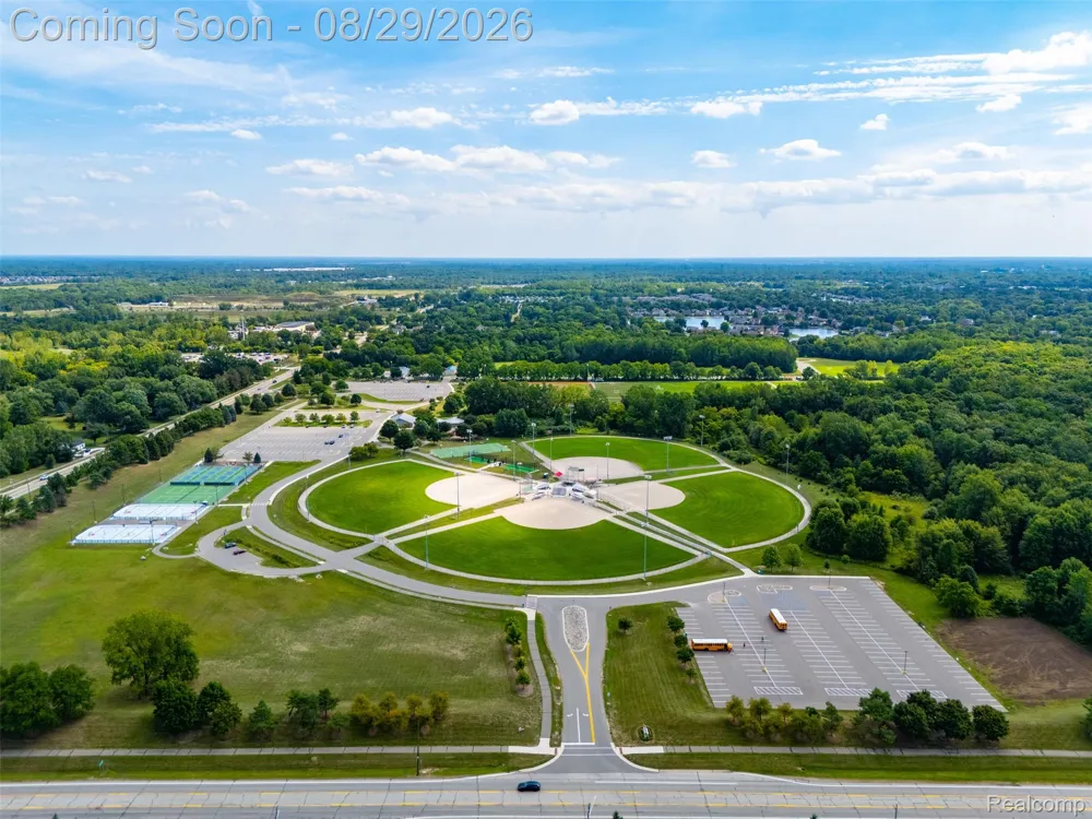 2216 London Bridge Drive Rochester Hills City, MI 48307