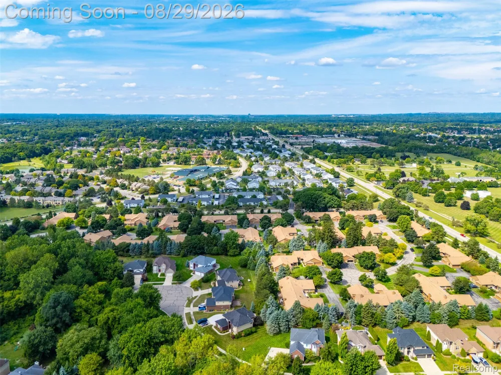 2216 London Bridge Drive Rochester Hills City, MI 48307