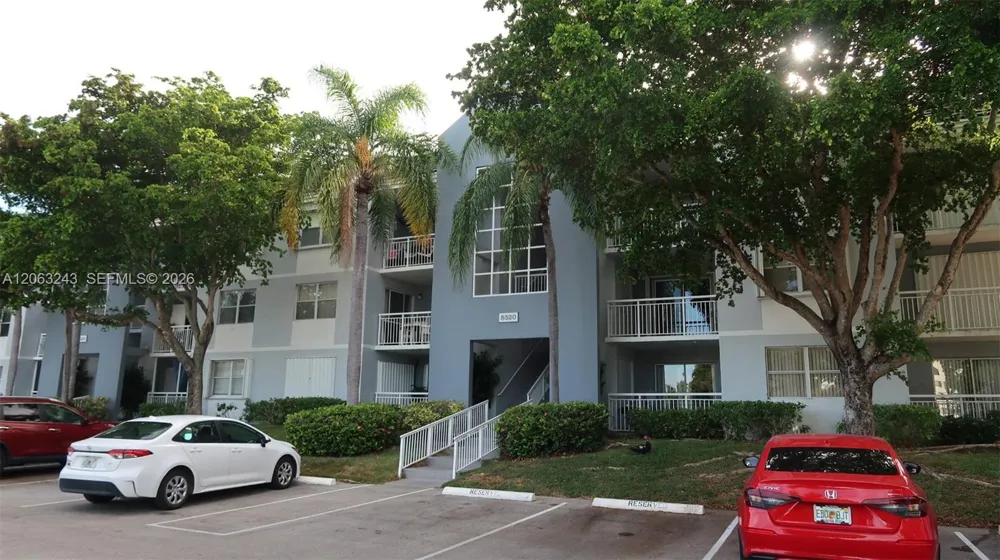 8520 SW 212th St #305 Cutler Bay, FL 33189
