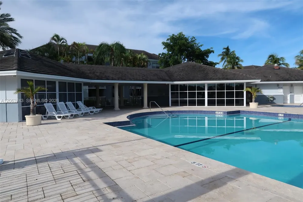 8520 SW 212th St #305 Cutler Bay, FL 33189