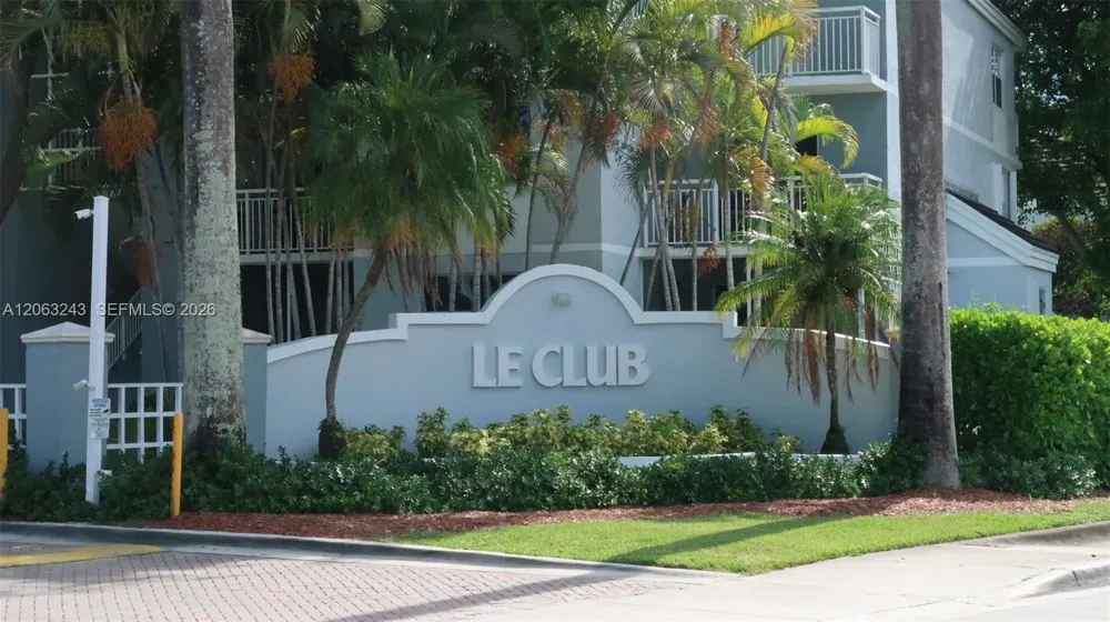 8520 SW 212th St #305 Cutler Bay, FL 33189
