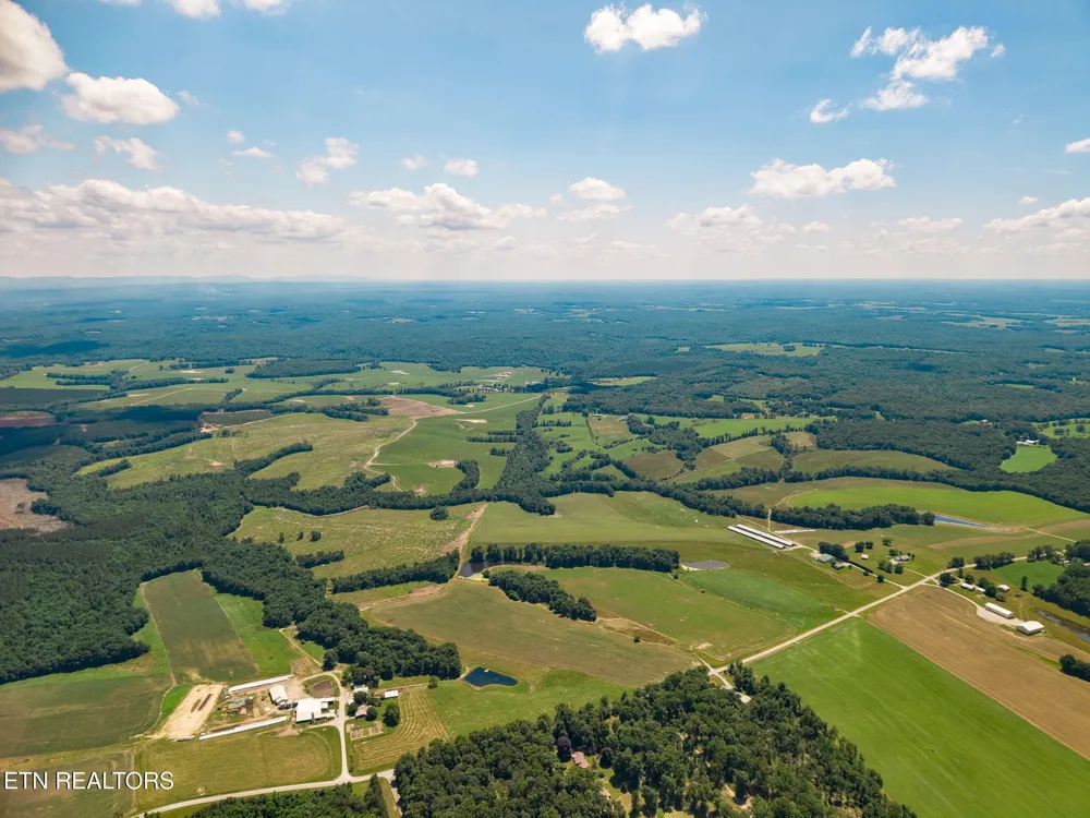 246 Perkins Tr Deer Lodge, TN 37726