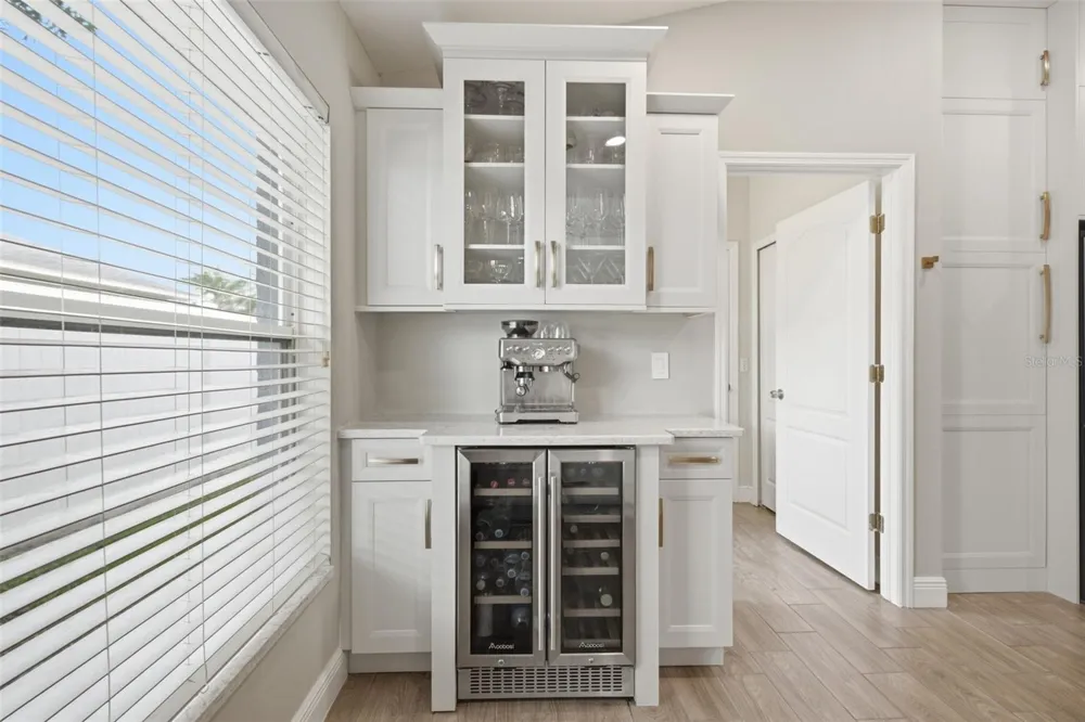 416 CYPRESS VIEW DRIVE Oldsmar, FL 34677