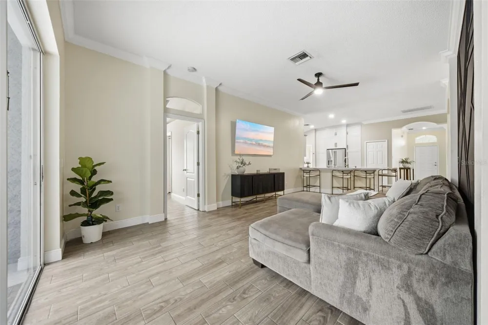 416 CYPRESS VIEW DRIVE Oldsmar, FL 34677