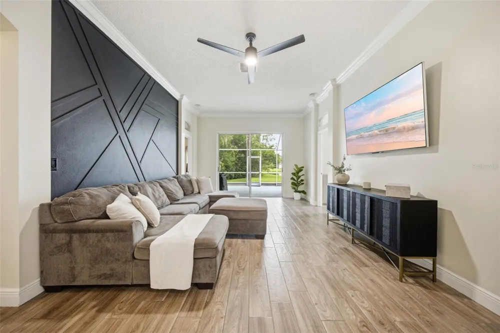 416 CYPRESS VIEW DRIVE Oldsmar, FL 34677