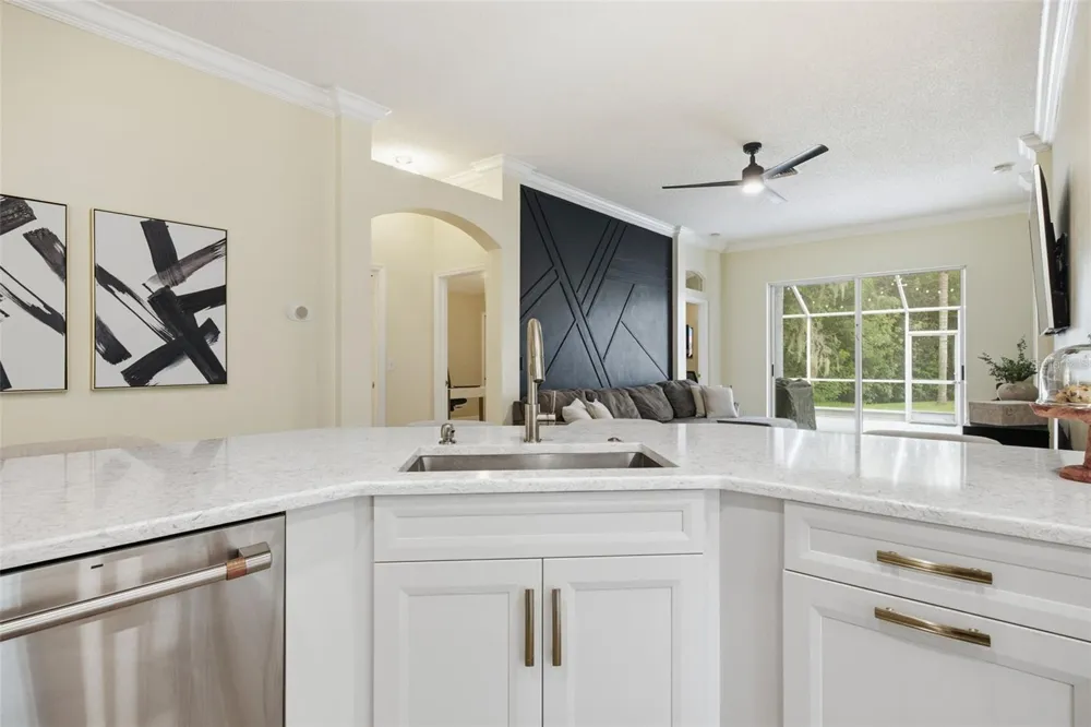 416 CYPRESS VIEW DRIVE Oldsmar, FL 34677