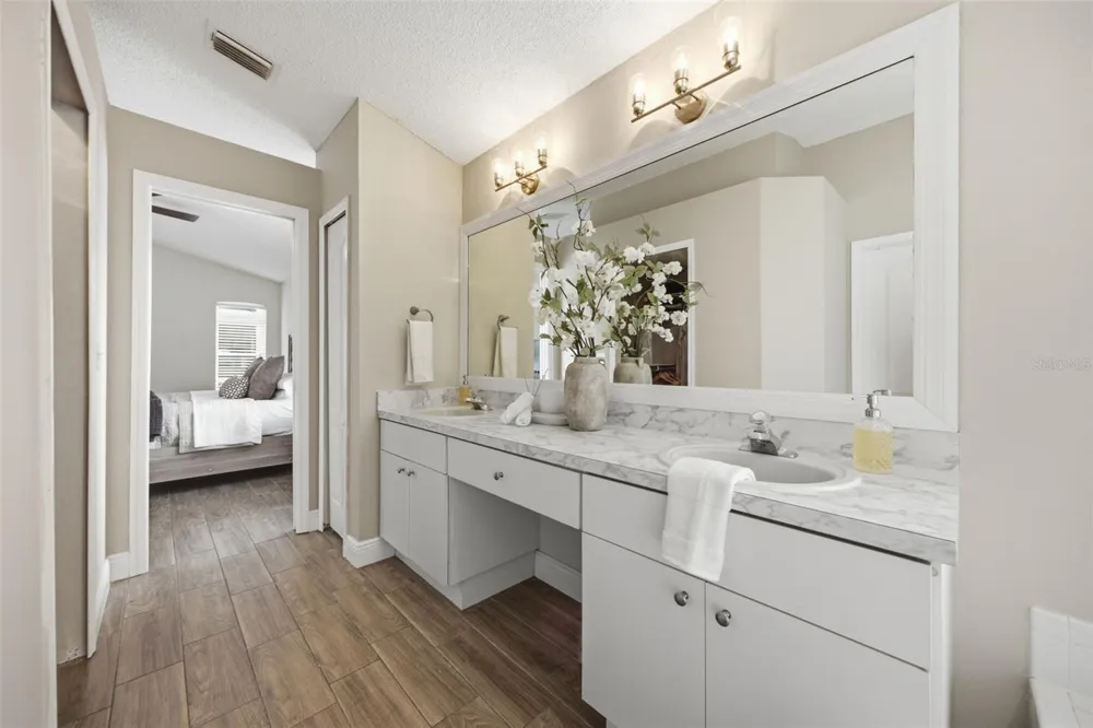 416 CYPRESS VIEW DRIVE Oldsmar, FL 34677