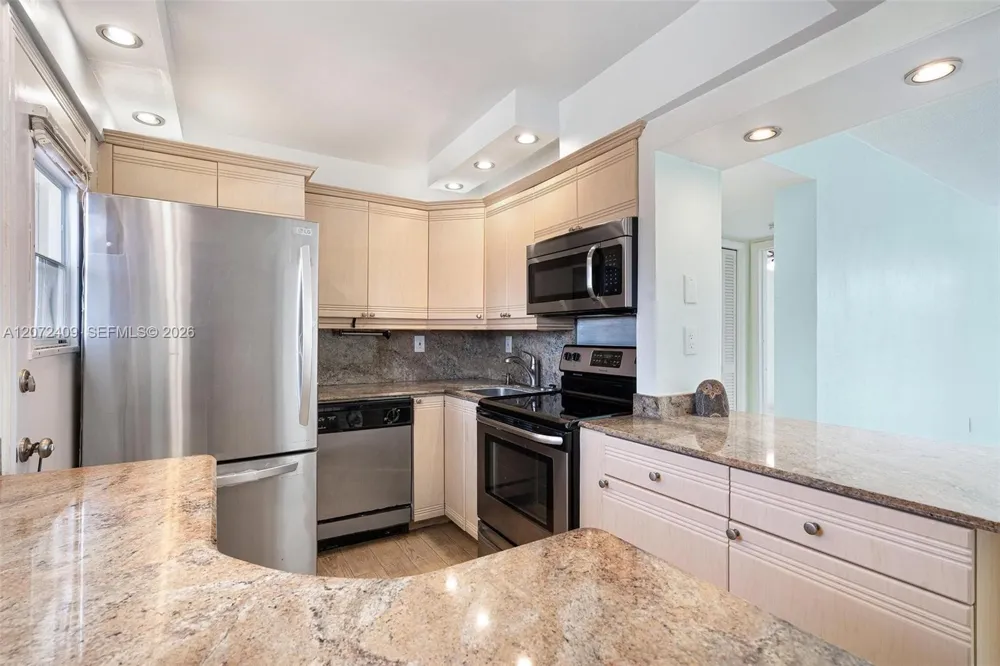 2903 Point East Dr #K414 Aventura, FL 33160
