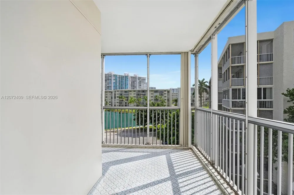 2903 Point East Dr #K414 Aventura, FL 33160