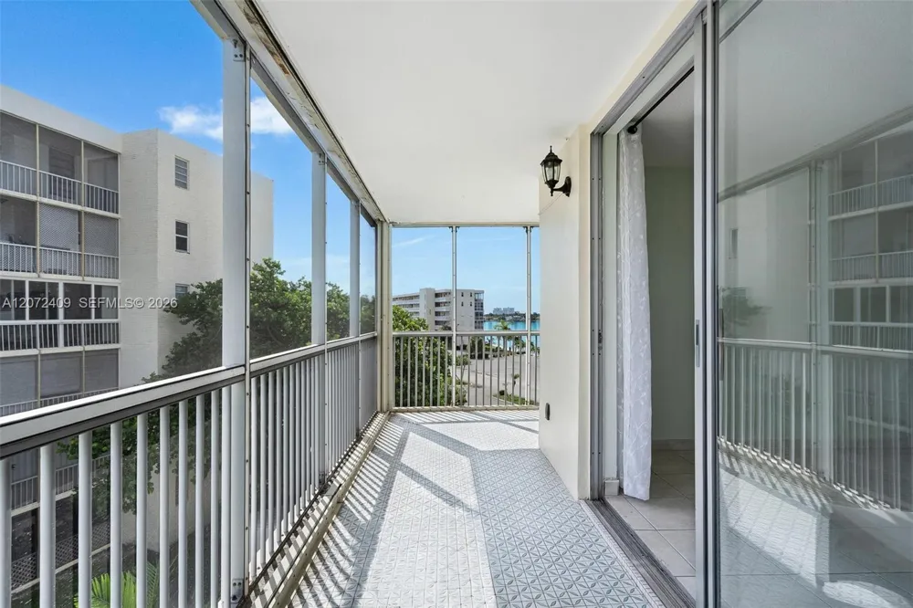 2903 Point East Dr #K414 Aventura, FL 33160