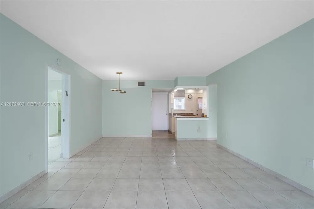 2903 Point East Dr #K414 Aventura, FL 33160