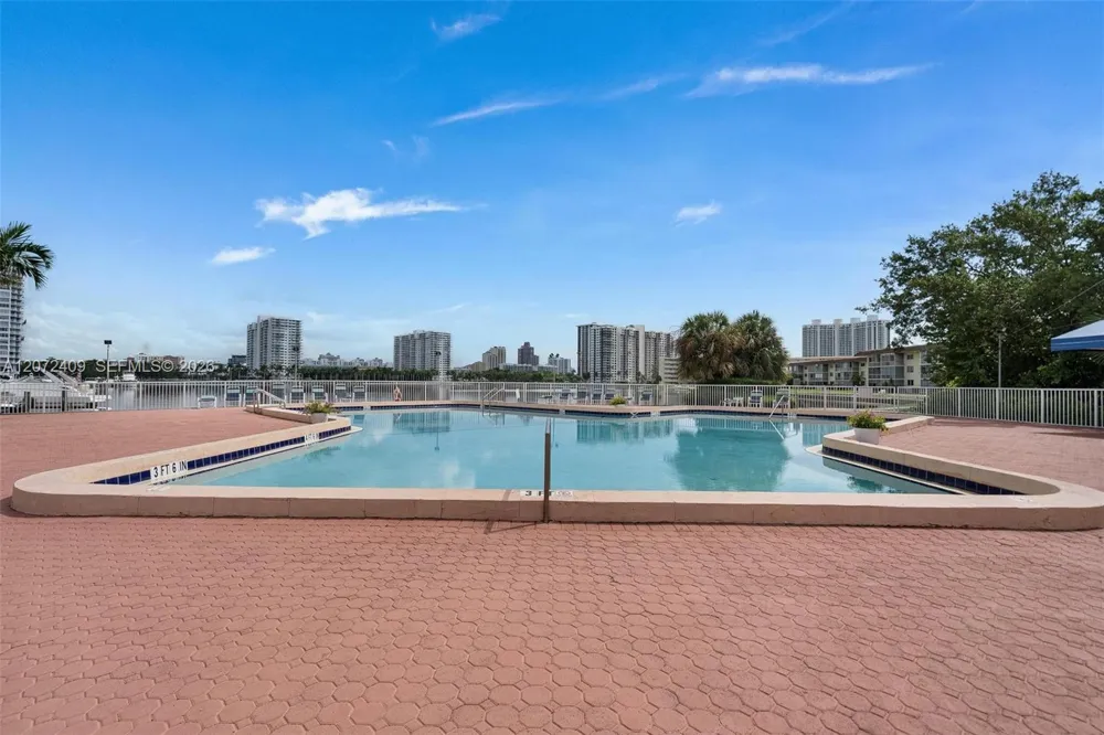 2903 Point East Dr #K414 Aventura, FL 33160