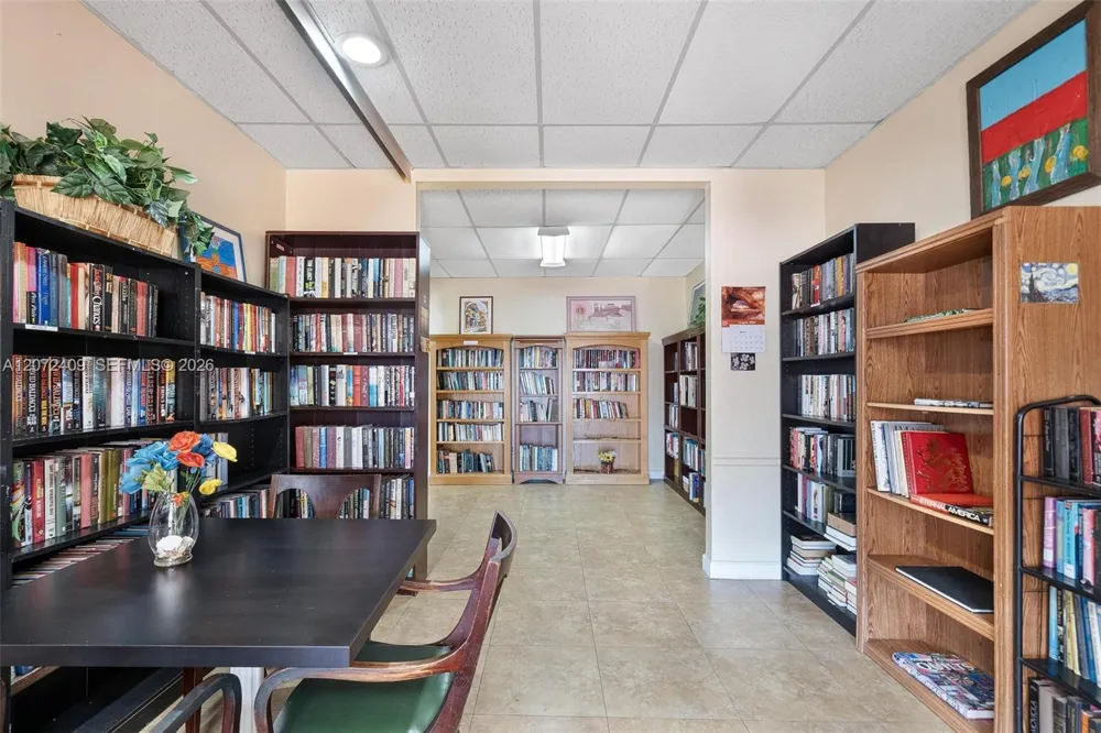 2903 Point East Dr #K414 Aventura, FL 33160