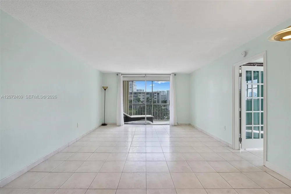 2903 Point East Dr #K414 Aventura, FL 33160