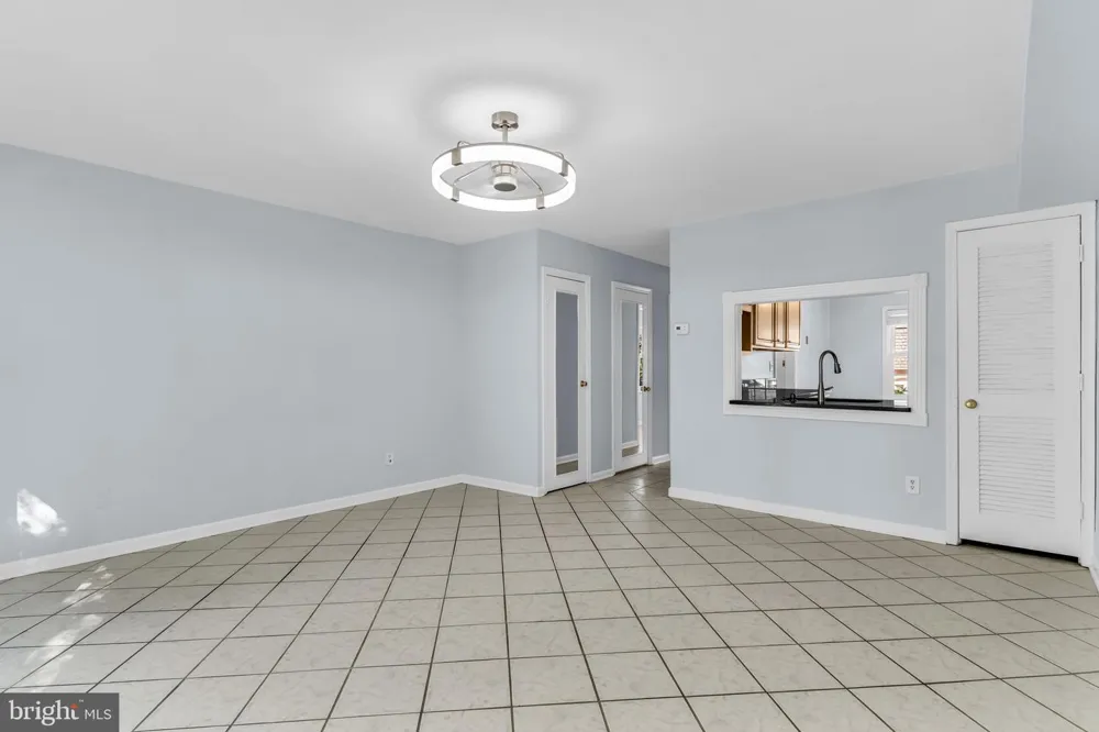 8105 KINGSWAY COURT #259 Springfield, VA 22152