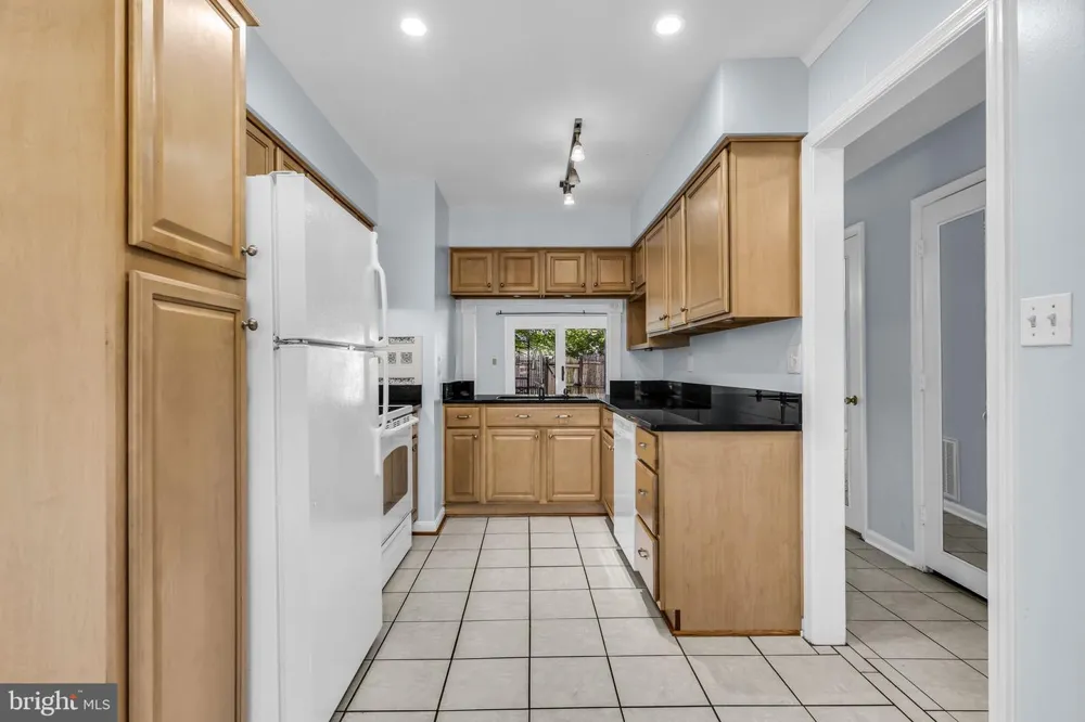 8105 KINGSWAY COURT #259 Springfield, VA 22152