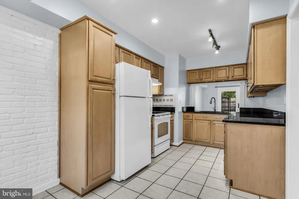8105 KINGSWAY COURT #259 Springfield, VA 22152