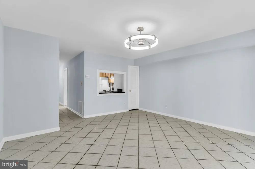 8105 KINGSWAY COURT #259 Springfield, VA 22152