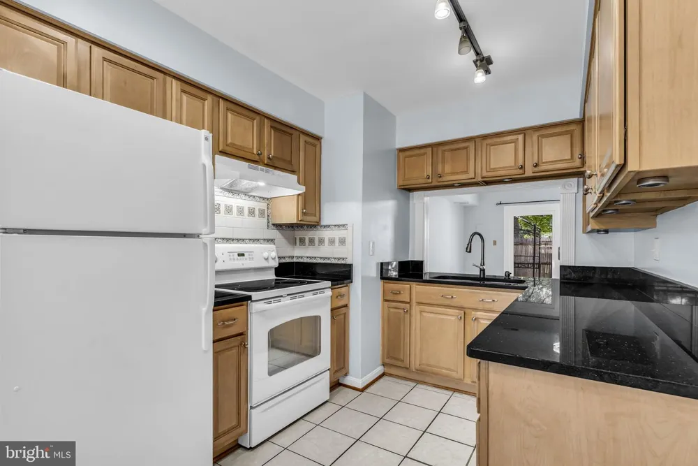 8105 KINGSWAY COURT #259 Springfield, VA 22152