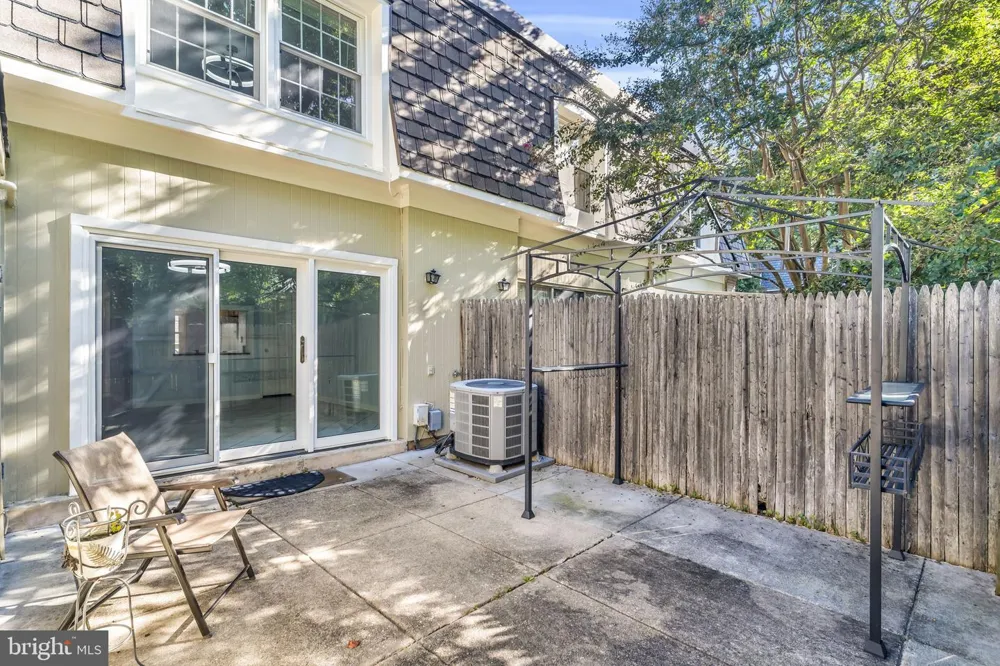 8105 KINGSWAY COURT #259 Springfield, VA 22152