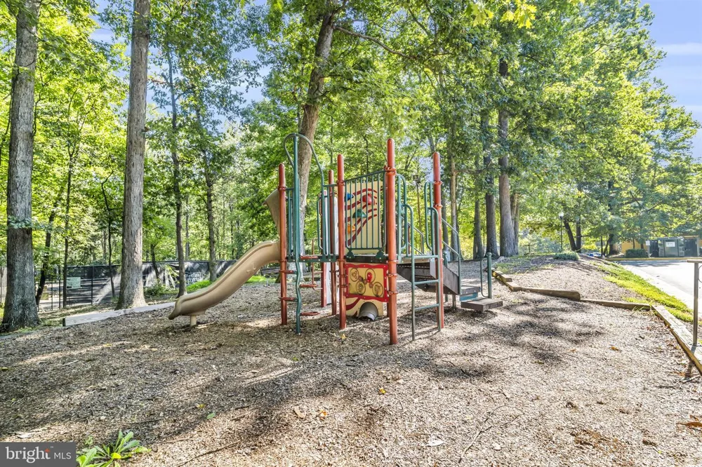 8105 KINGSWAY COURT #259 Springfield, VA 22152