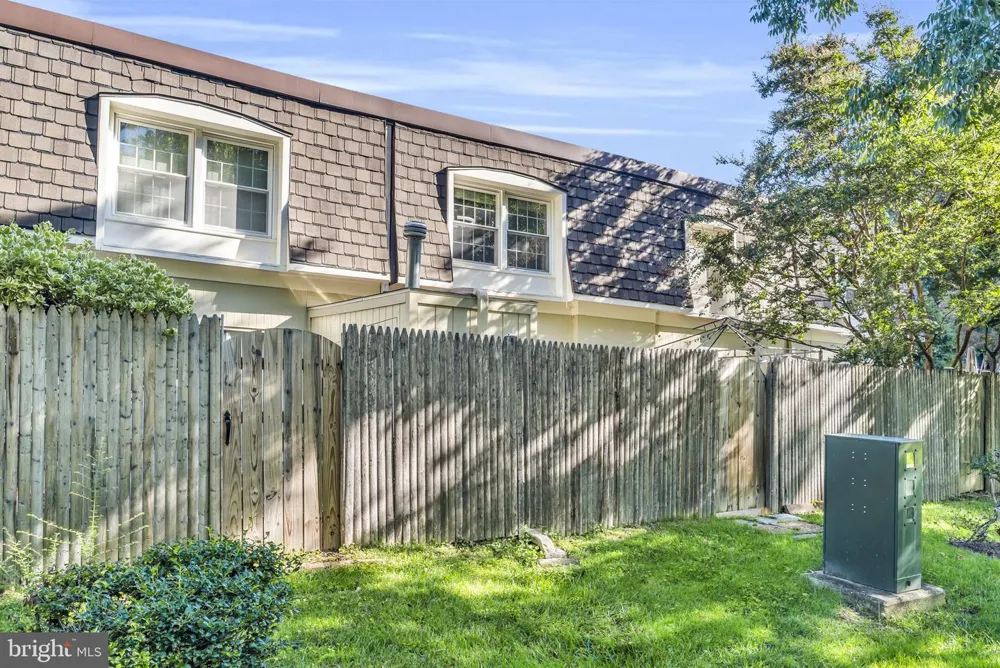 8105 KINGSWAY COURT #259 Springfield, VA 22152