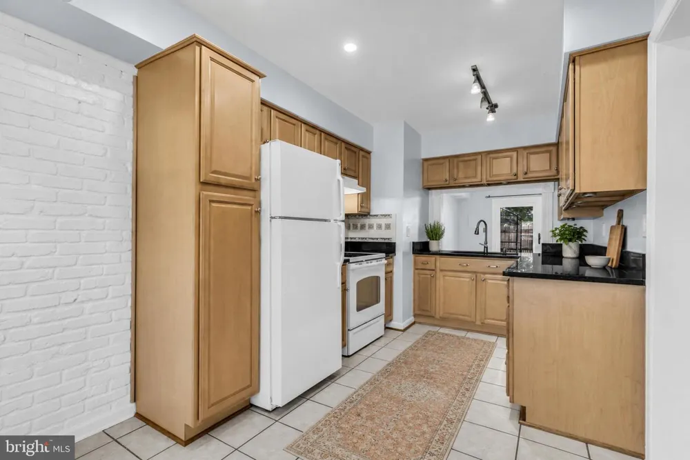 8105 KINGSWAY COURT #259 Springfield, VA 22152