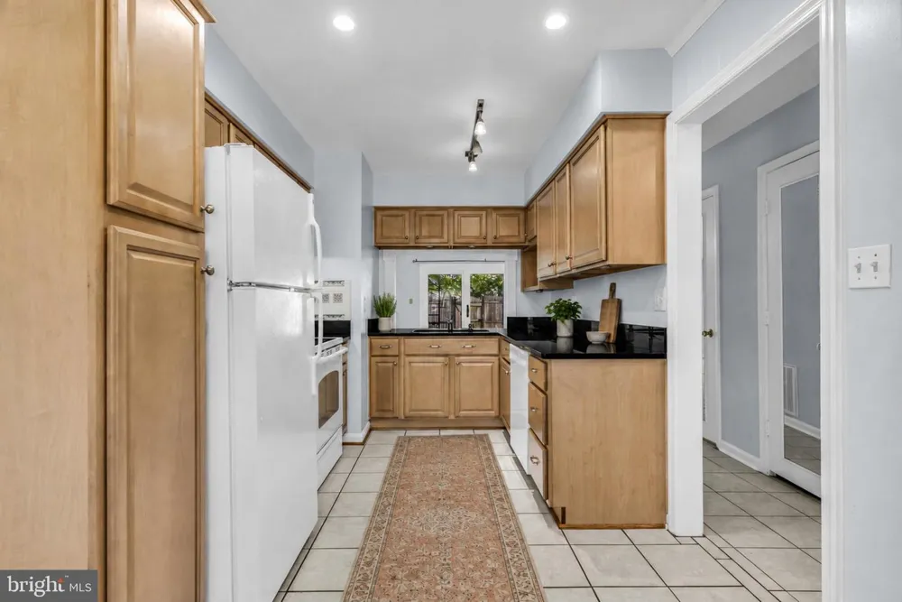 8105 KINGSWAY COURT #259 Springfield, VA 22152
