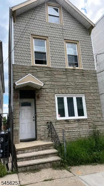 284 Hunterdon St #1 Unit 1
