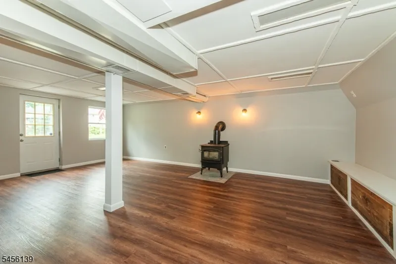 66 E Shore Rd Jefferson, NJ 07849
